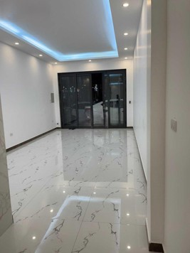 Cho thuê nhà riêng 6 tầng x 90m2 trên đường Hồ Tùng Mậu, Bắc Từ Liêm, nhà đẹp, thang máy, giá 37tr